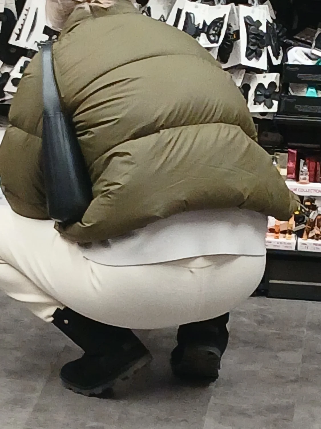 Sexy milf squading 😍😍 image 2