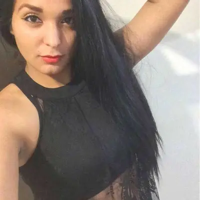 Policía mexicana mostrando sus tetotas cover image