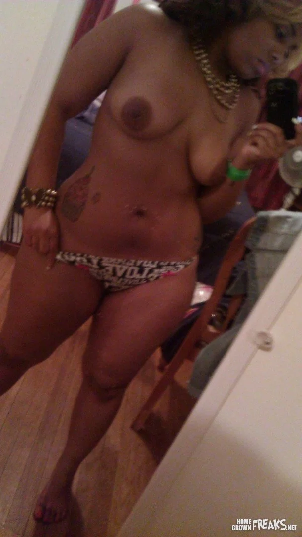Young yasina image 2
