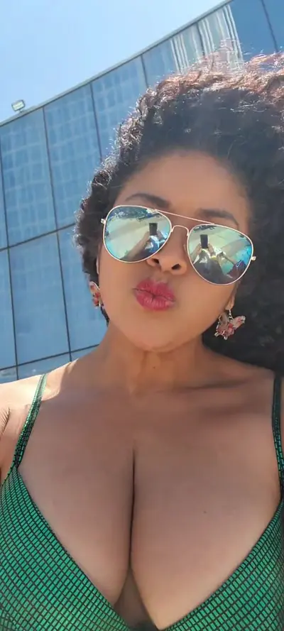 Milf ricas tetas cover image