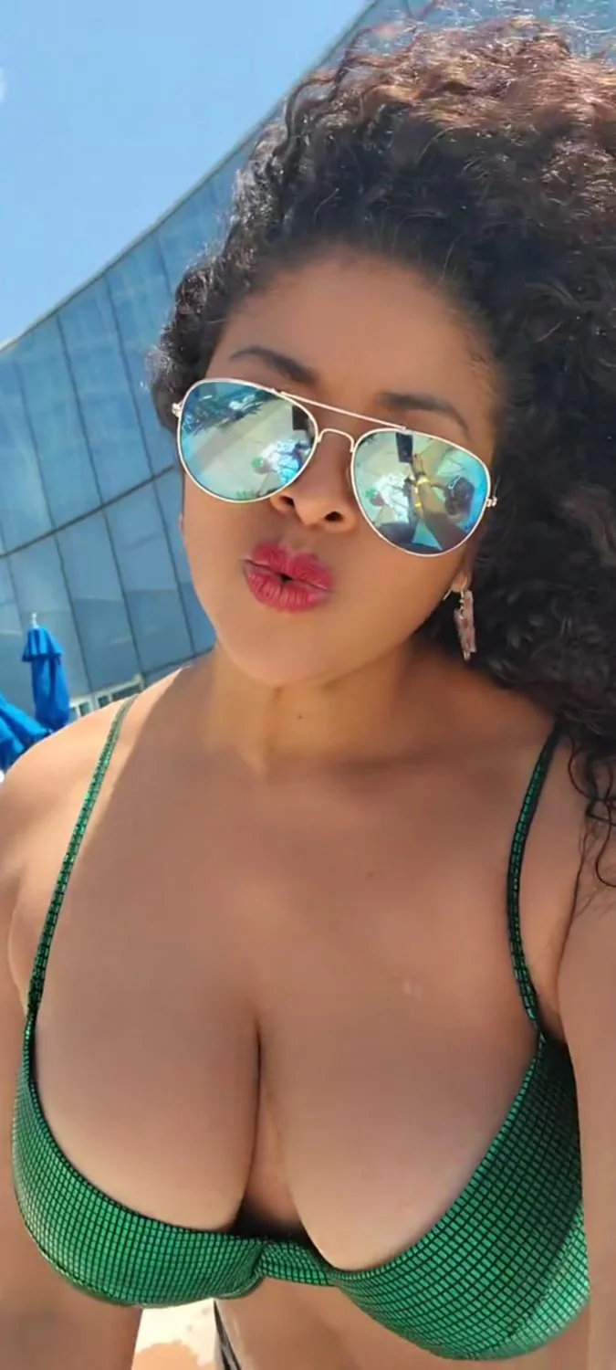Milf ricas tetas image 10