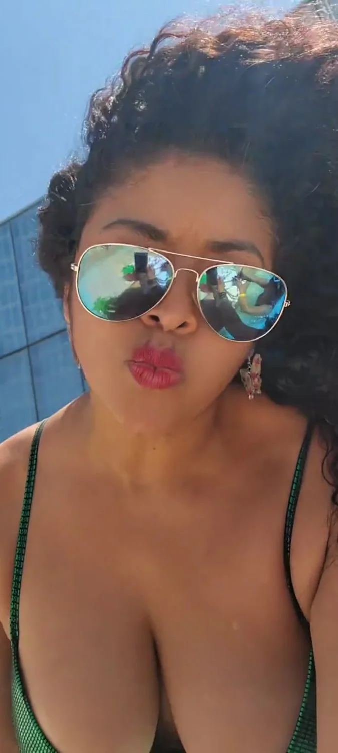 Milf ricas tetas image 3