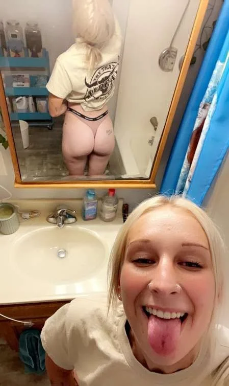 Lyndsay 🔥 image 23