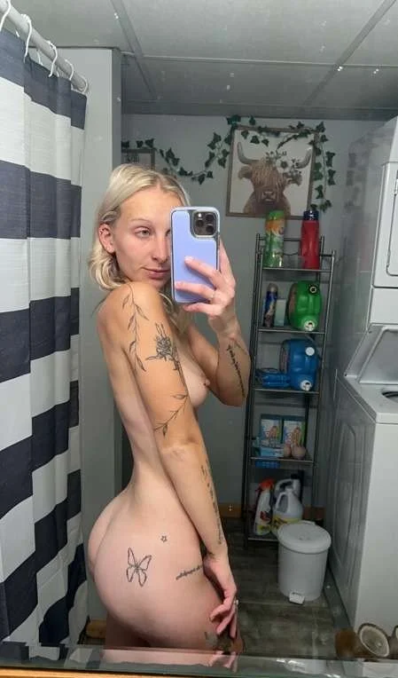 Lyndsay 🔥 image 6