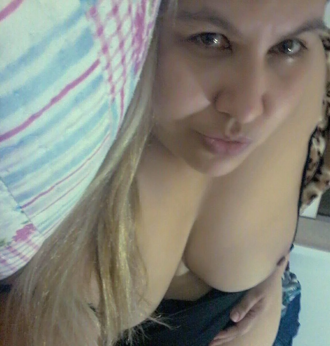 Outra mãe de amigo, Leila baixinha, branquinha safada. image 17