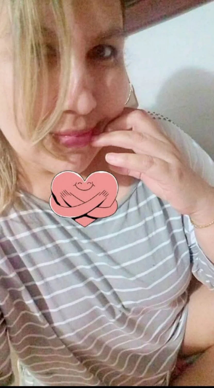 Outra mãe de amigo, Leila baixinha, branquinha safada. image 3