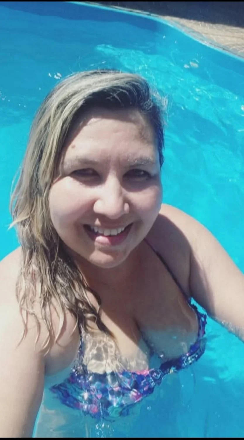 Outra mãe de amigo, Leila baixinha, branquinha safada. image 5