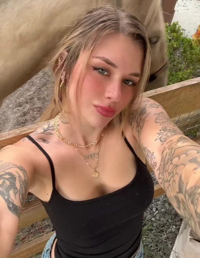 Hot country girl great blowjob main image