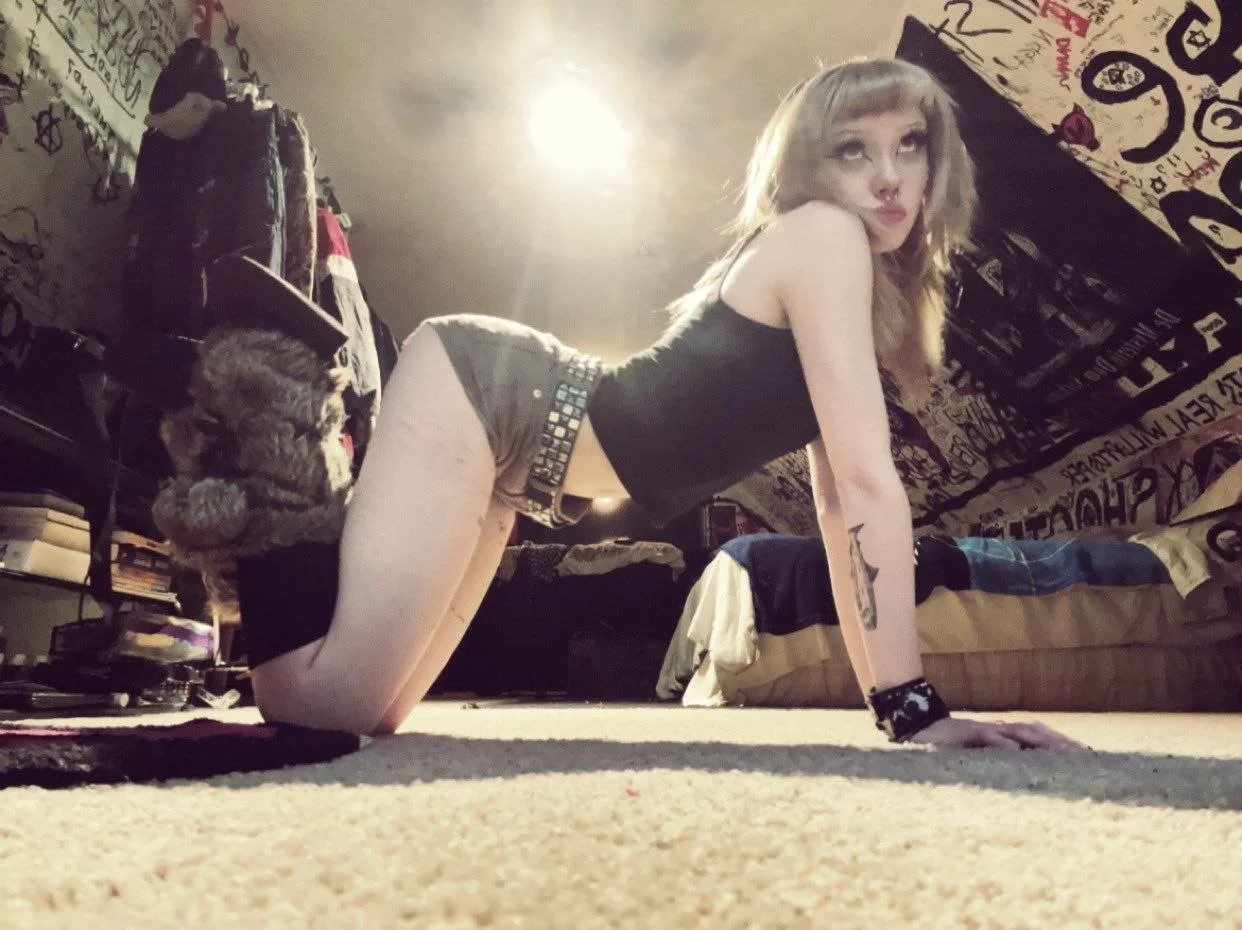 petite alt discord slut image 5