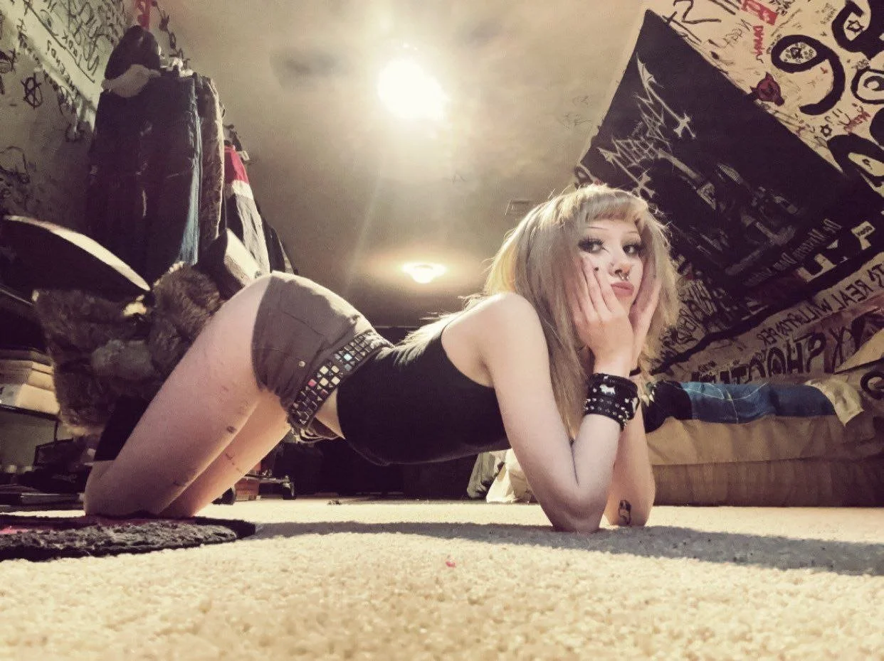 petite alt discord slut image 8