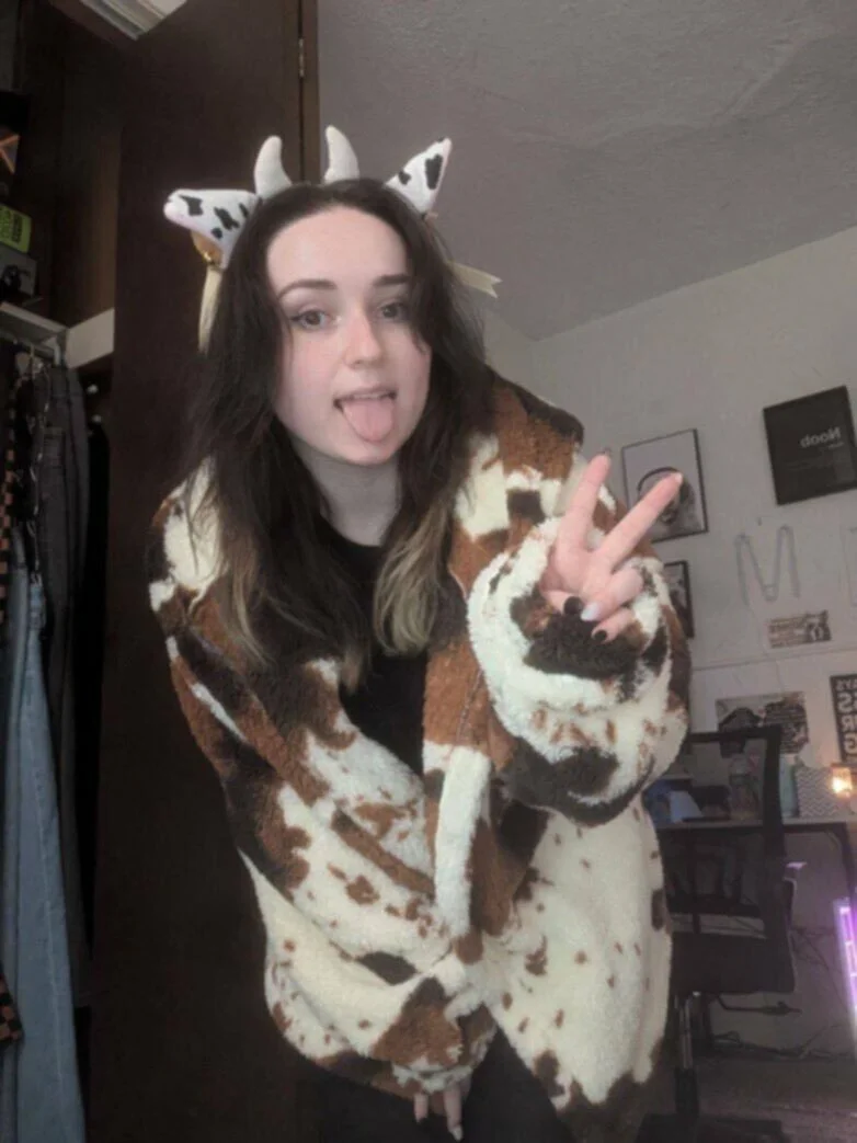 Mackenzie loves being a slut image 4