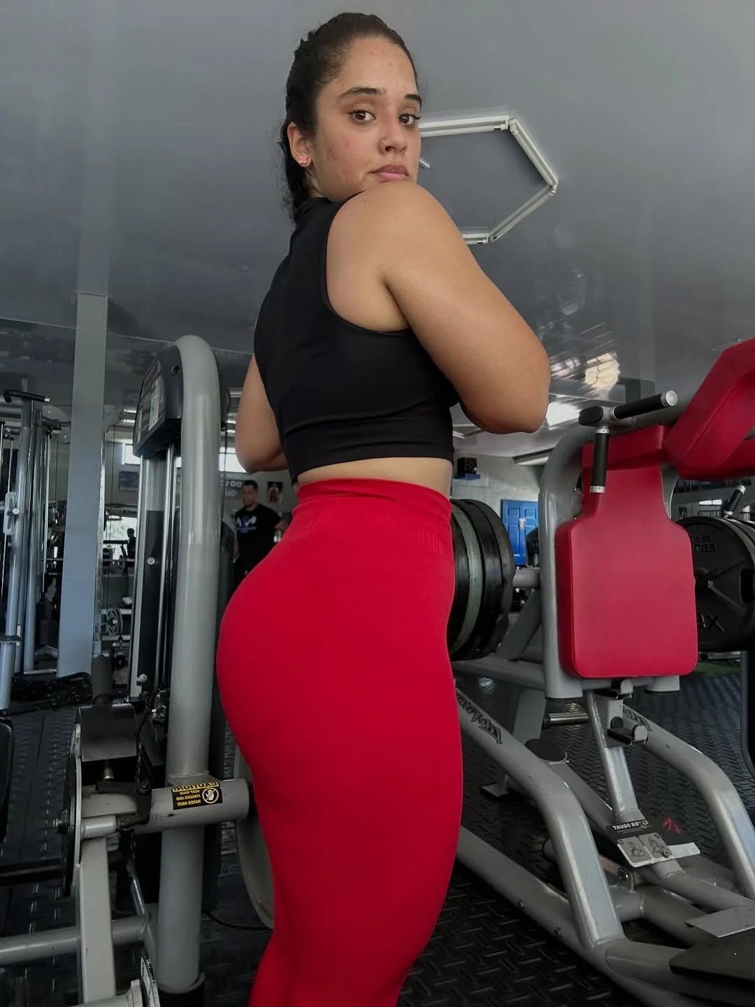 Voyeur Gym rica culona licras roja sabrosa image 2