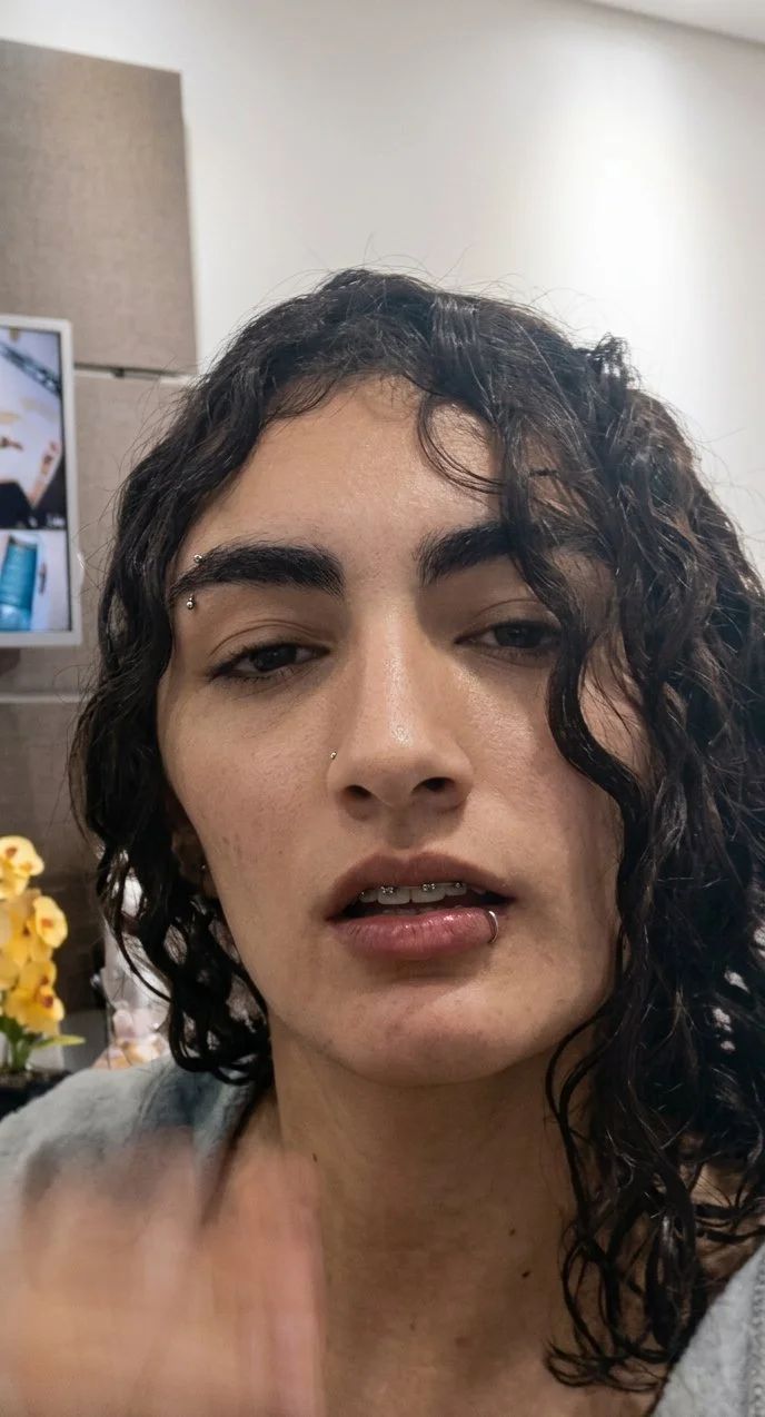 Magrinha mandou nudes da bucetinha goazada image 16