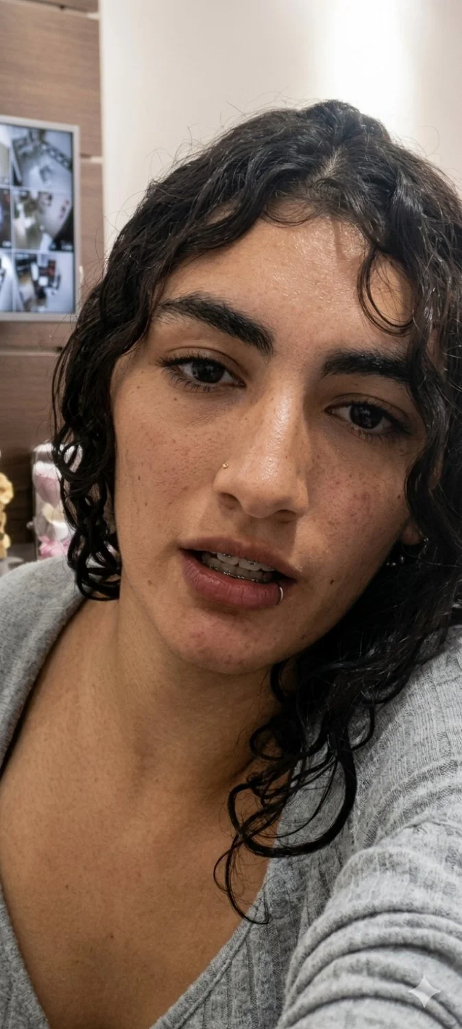 Magrinha mandou nudes da bucetinha goazada image 3
