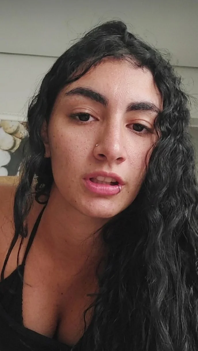 Magrinha mandou nudes da bucetinha goazada image 8