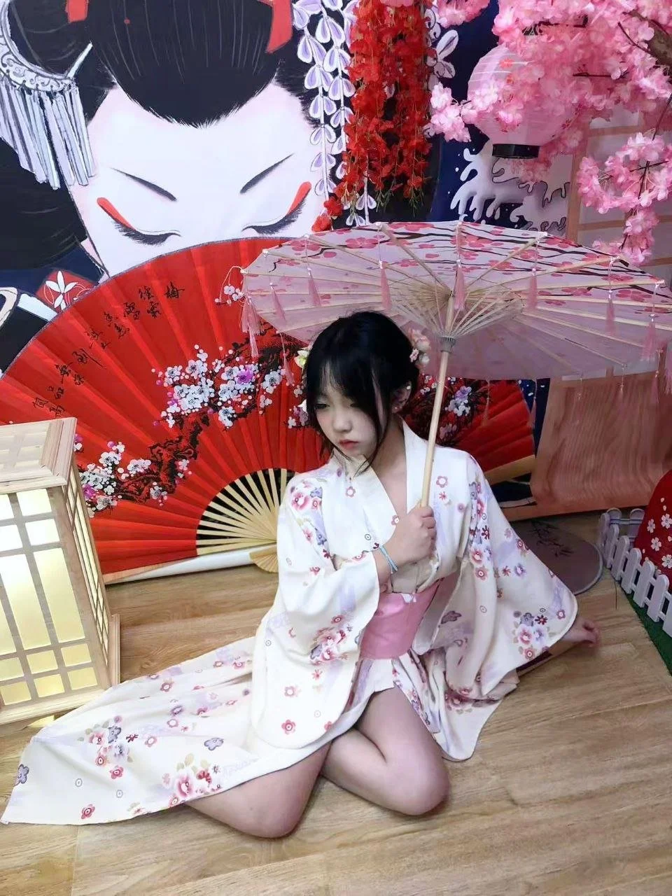 Random asian girls in my gallery image 5