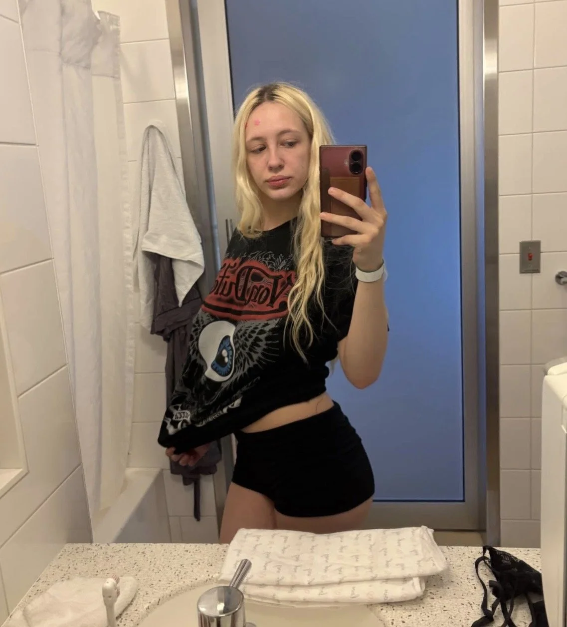 19yr old petite white girl image 1