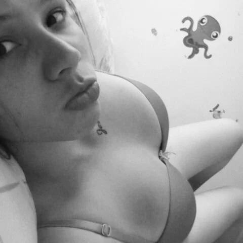 Colombian girl image 37