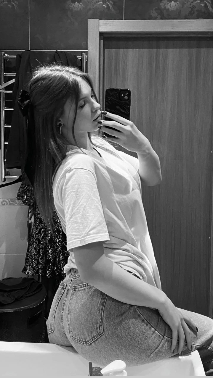 18 years old teen likes to tease image 7
