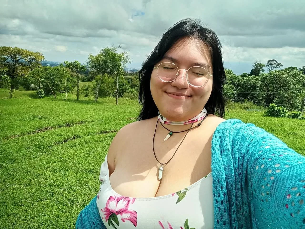 Deliciosa tetona expuesta merece muchas pajas image 3