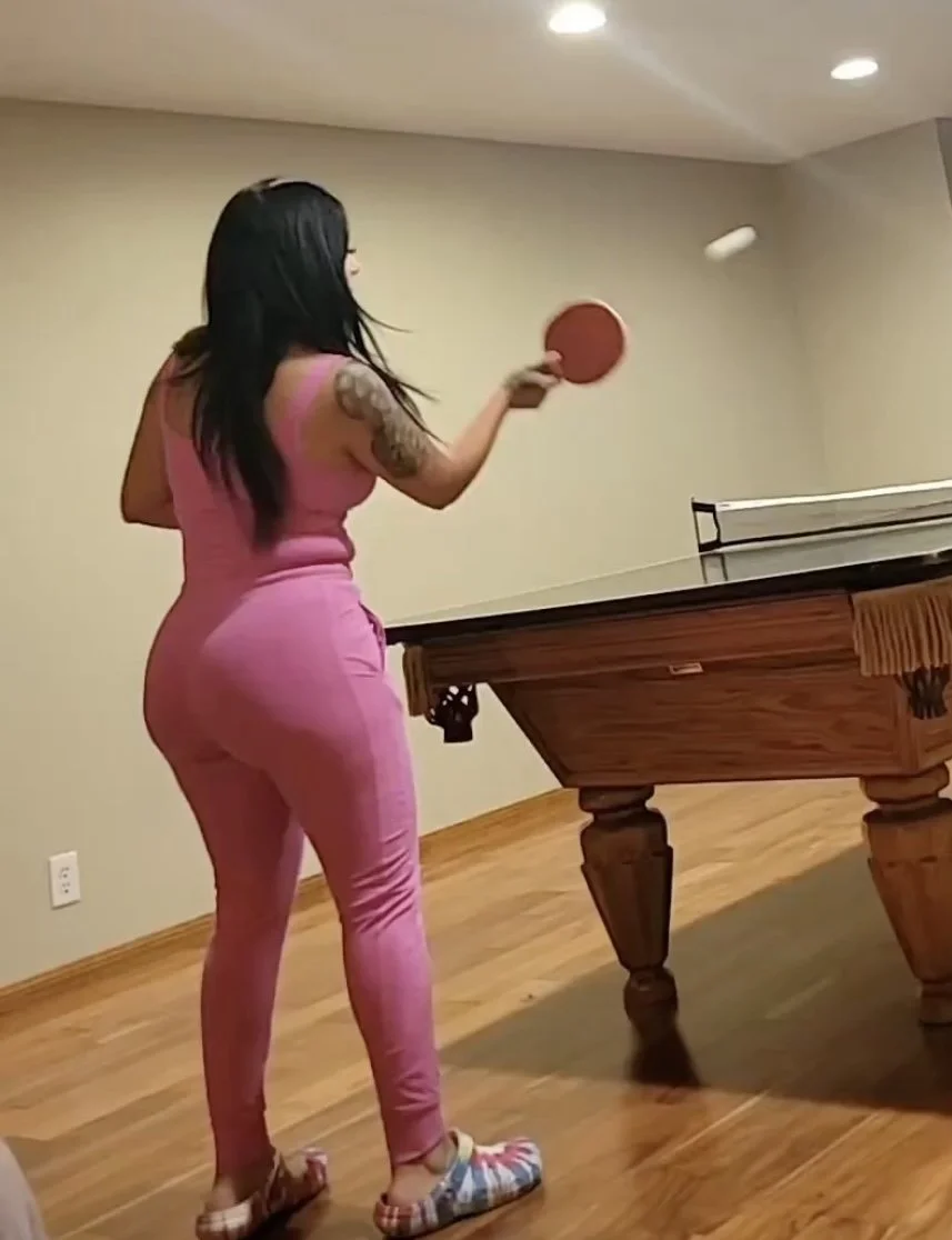 Latina milf slut with big ass main image