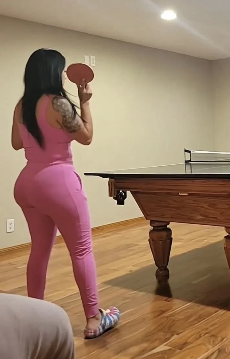 Latina milf slut with big ass image 5