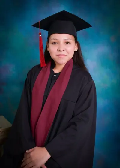 La puta de belén quiere un regalo de graduación que le daran ala putita belén colegiala cover image