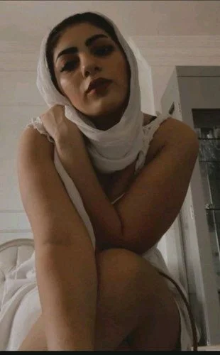 brunette arab girl image 7