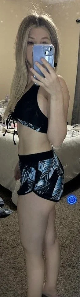 Blonde hottie showing off big tits and amazing body image 3