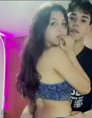 Novinha gostosa casada exibida pelo corno! Vazou putinha branquinha siririca amador, casal vazado image 3