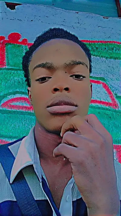 Snapchat-902112322 cover image