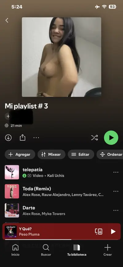 muchos vergudos hermosos pero ninguno como el que me hizo playlist y me tenia de fondo de pantalla🥹 cover image