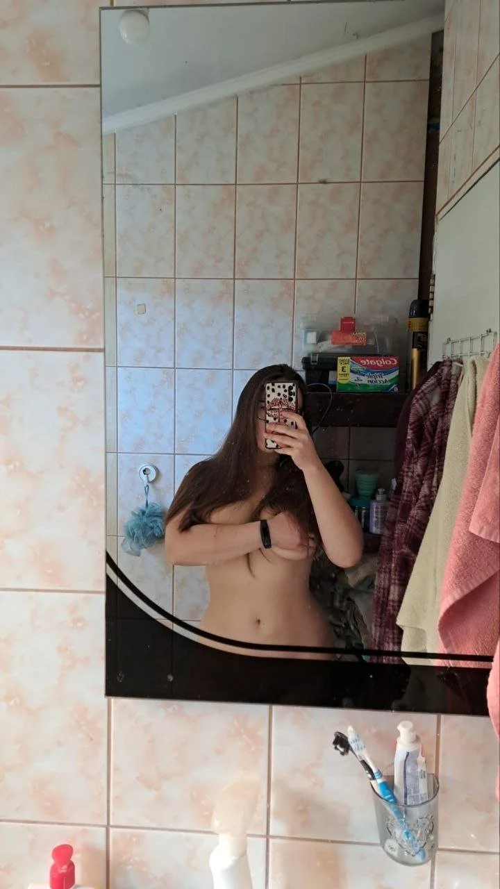Otro cornudo que regala a la puta de la novia image 6