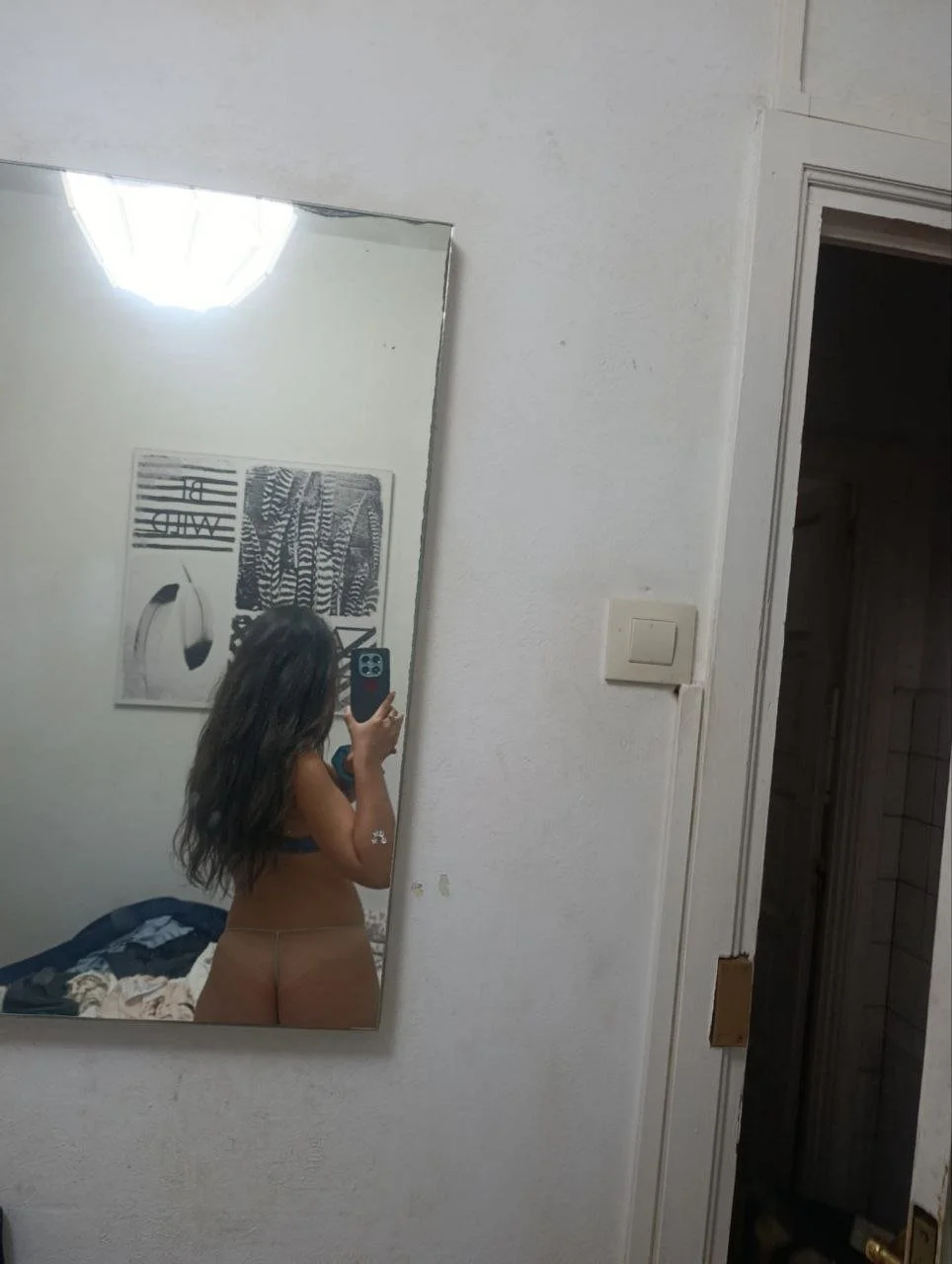 Perra Laura Italiana image 3