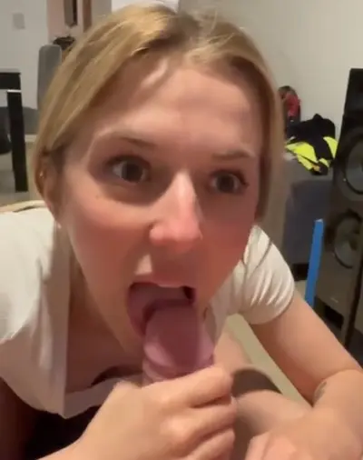 Argentina Chupa Una Polla Gorda Y Se Corren En Su Boca cover image