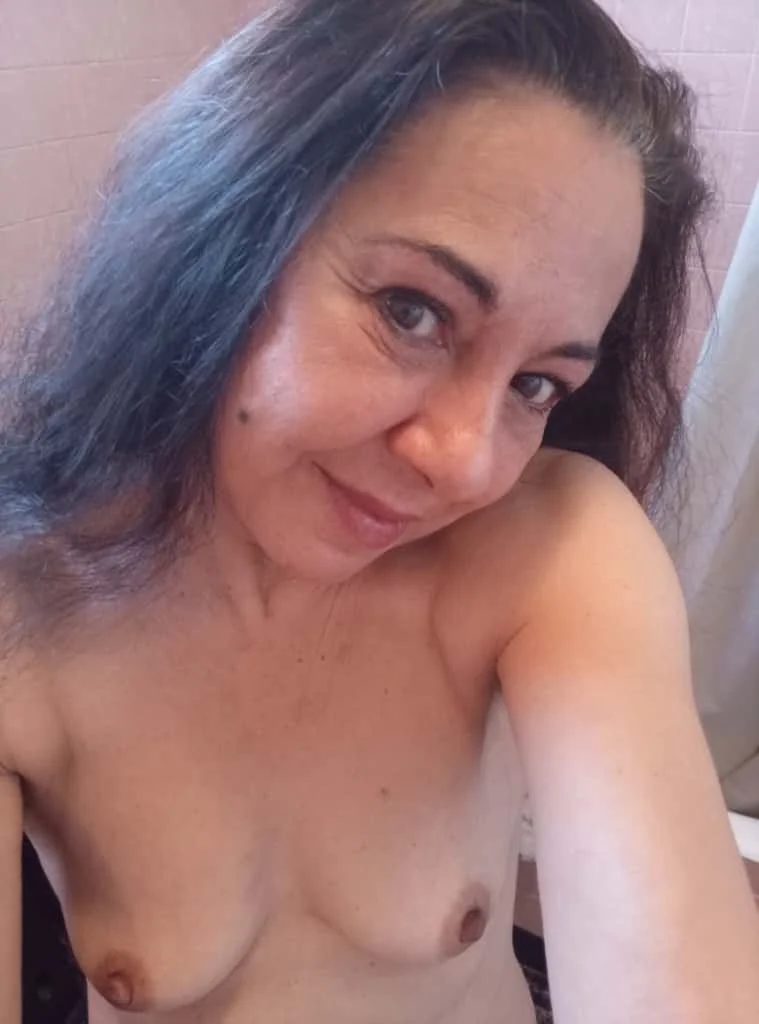 Carla amateur mature brunette image 18
