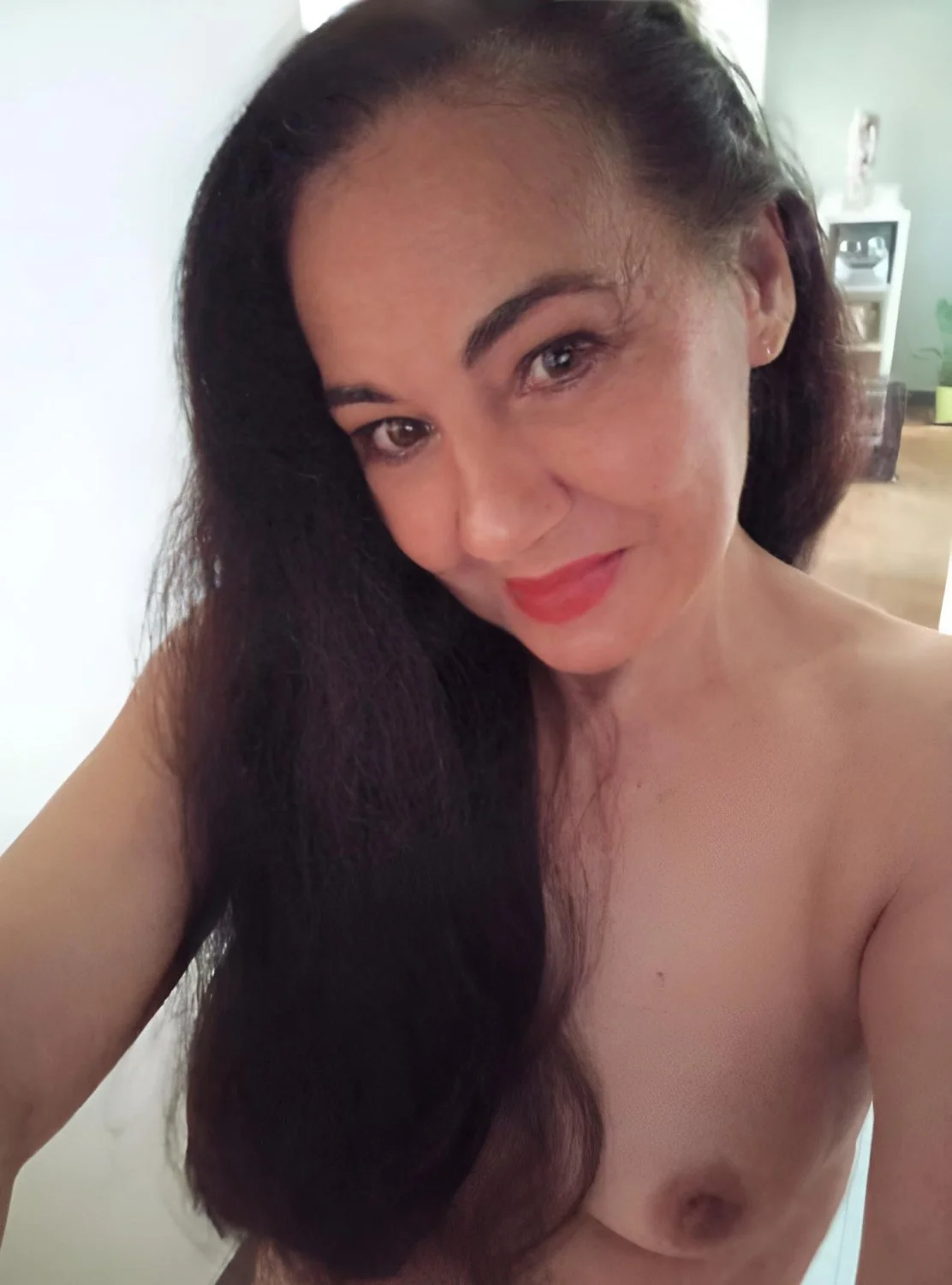 Carla amateur mature brunette image 4