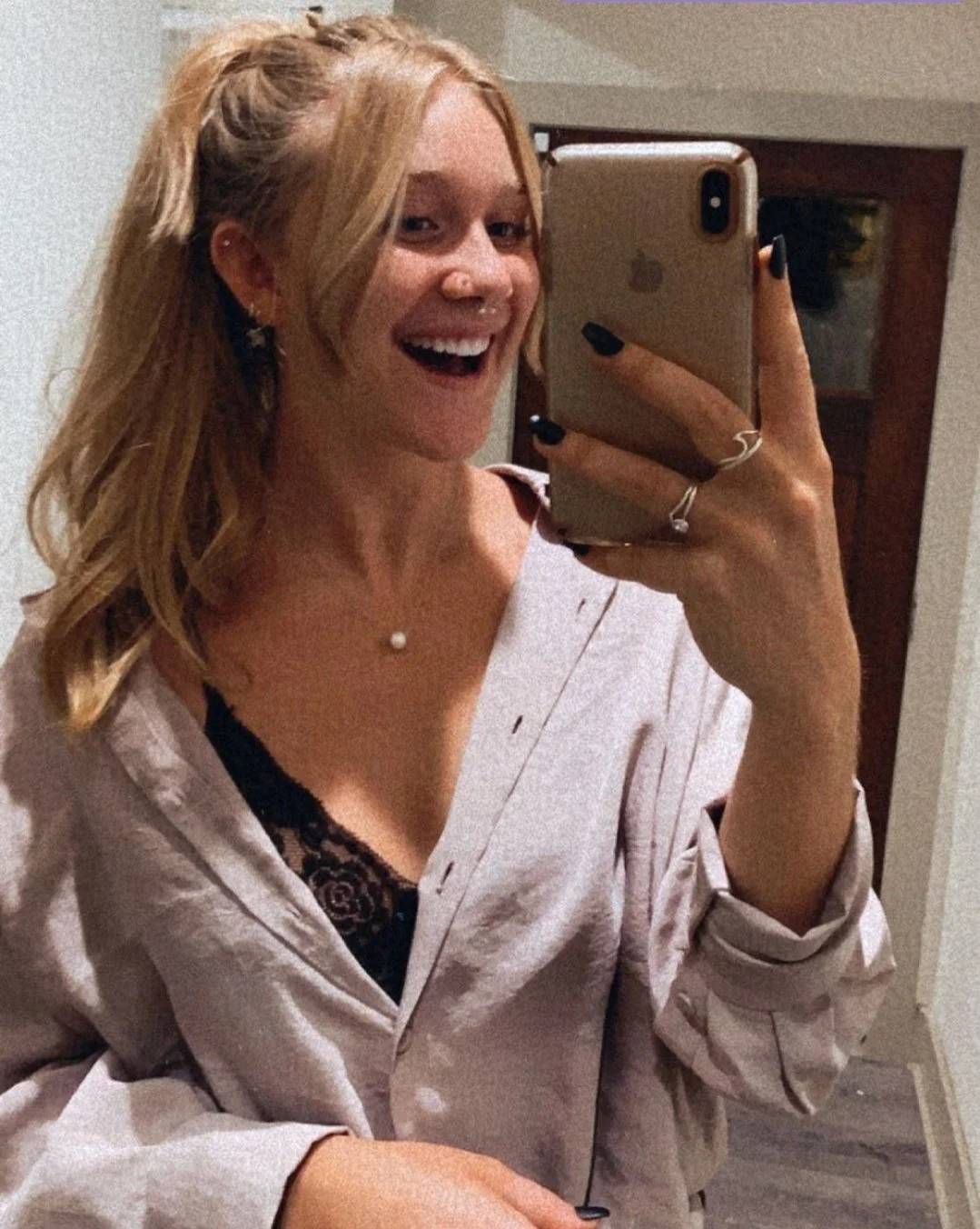 Olivia image 20