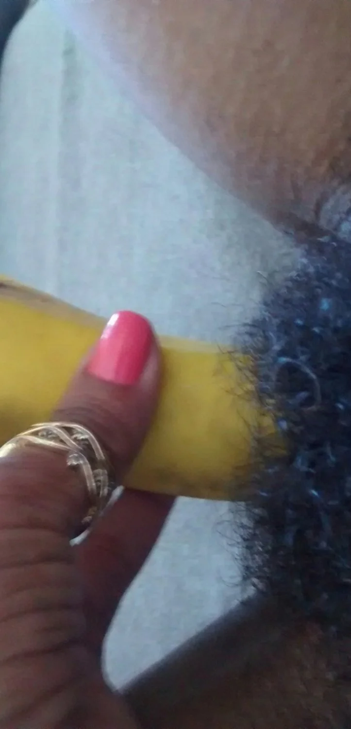 Tania Cristina Silva, sou com tesão e enfie uma banana na minha velha xoxota ..... main image