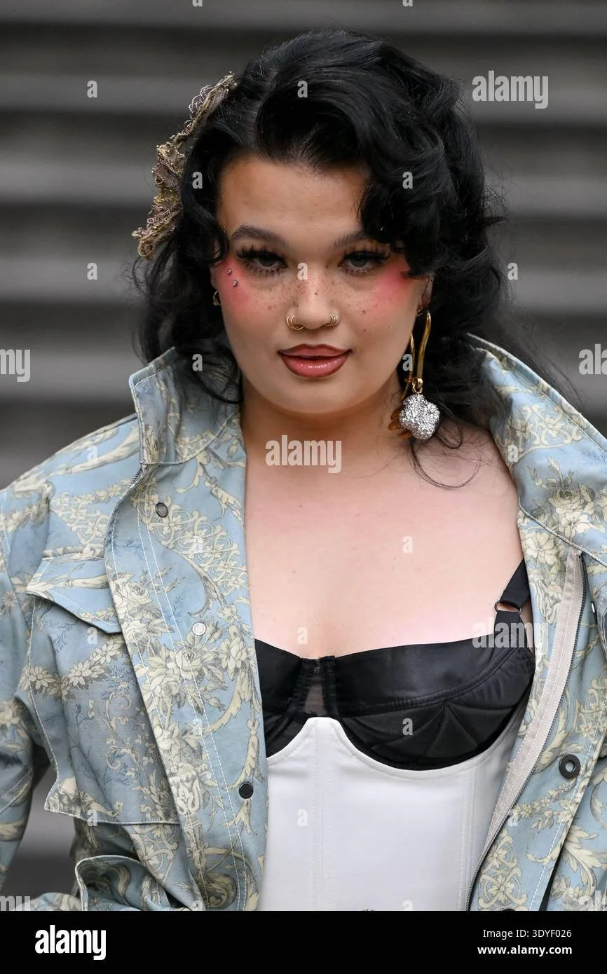 Lola young image 38