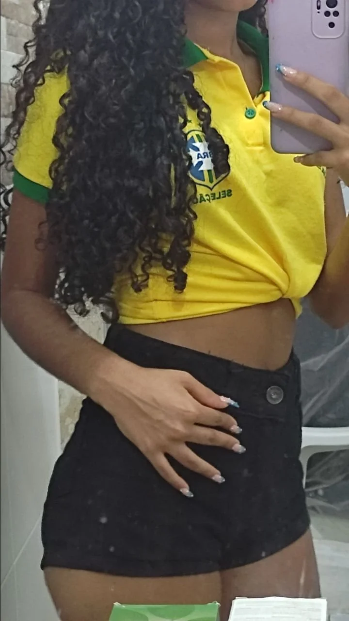 A novinha magrinha gosta de fuder com força image 2