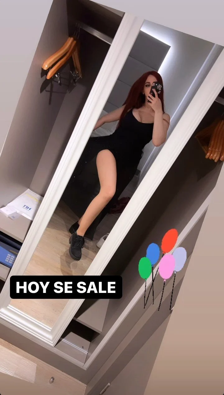 Streamer Sexy Zeli image 13
