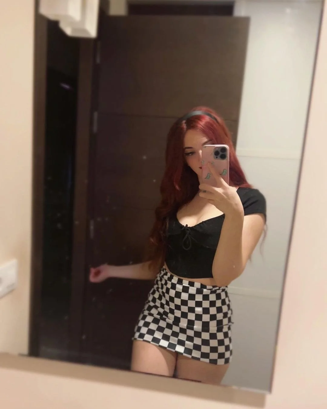 Streamer Sexy Zeli image 16