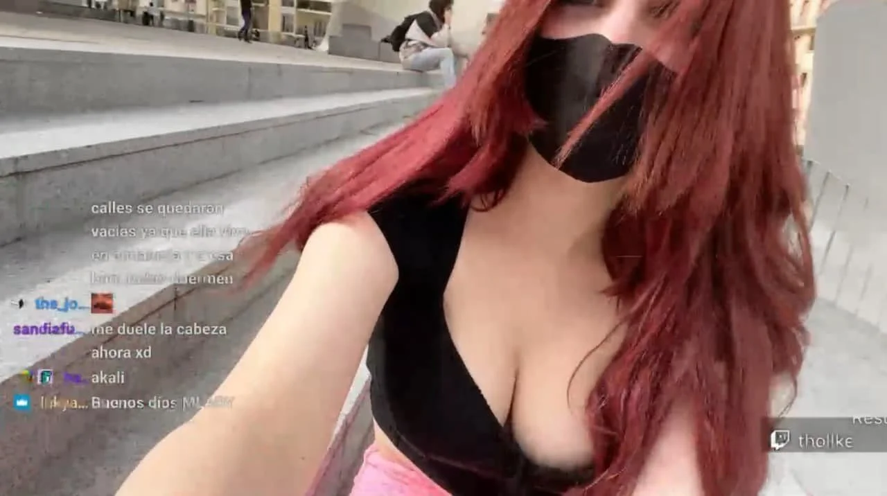 Streamer Sexy Zeli image 17