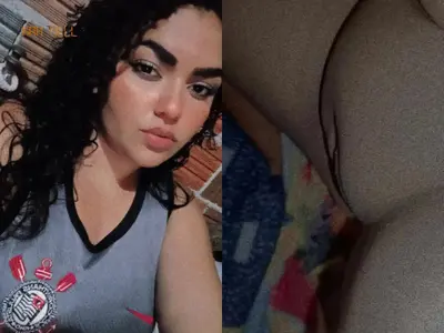 Putinha foi mandar nudes no insta e caiu na net cover image