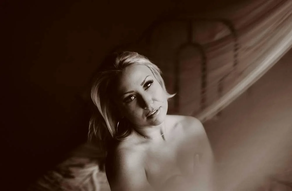Something is different in the UTAH water boudoir image 24