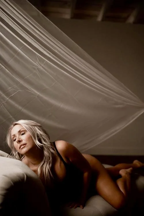 Something is different in the UTAH water boudoir image 31