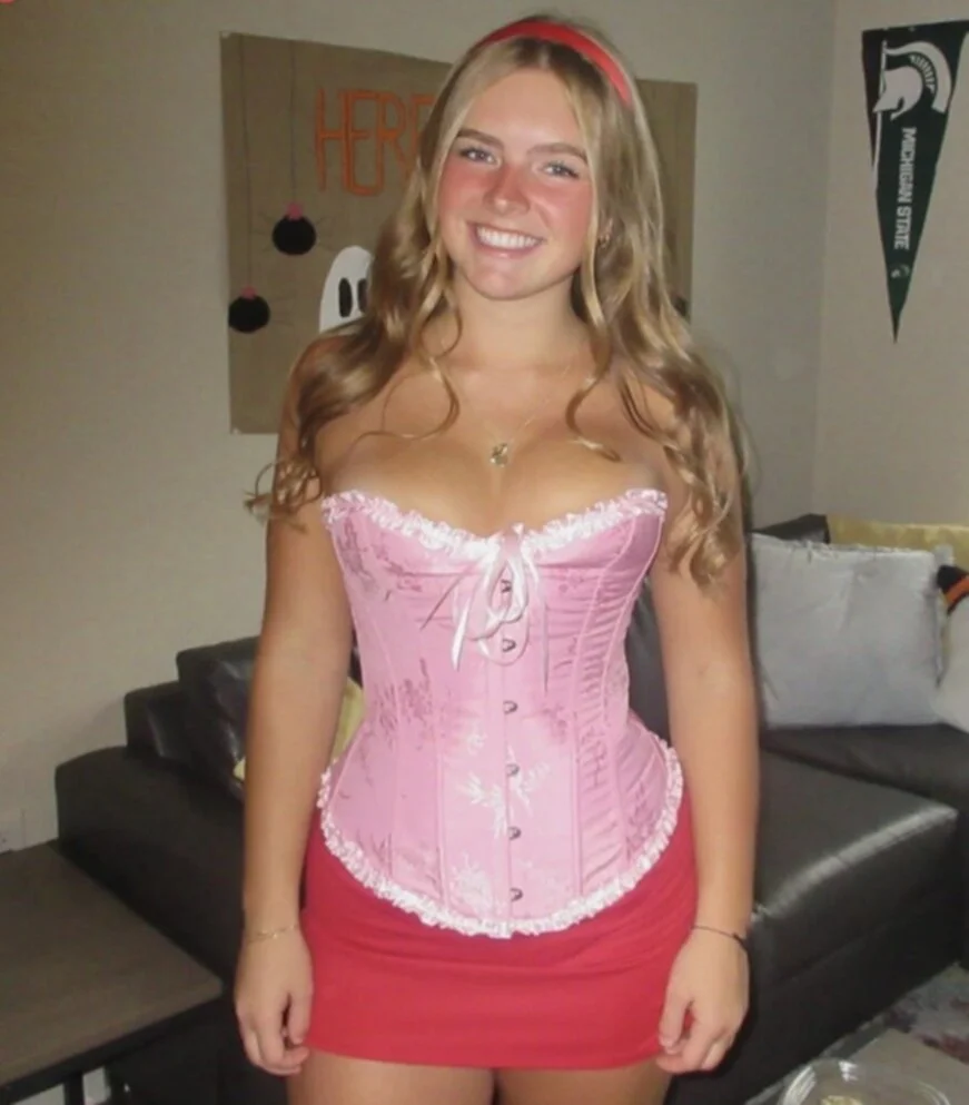 Cock Tease Julia (NN) image 24