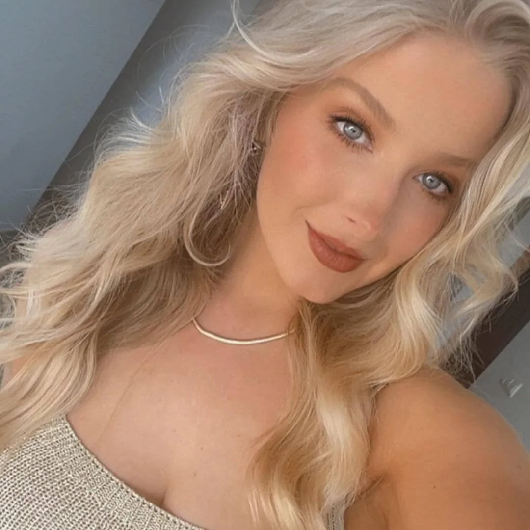 hot blonde slut Olivia image 3