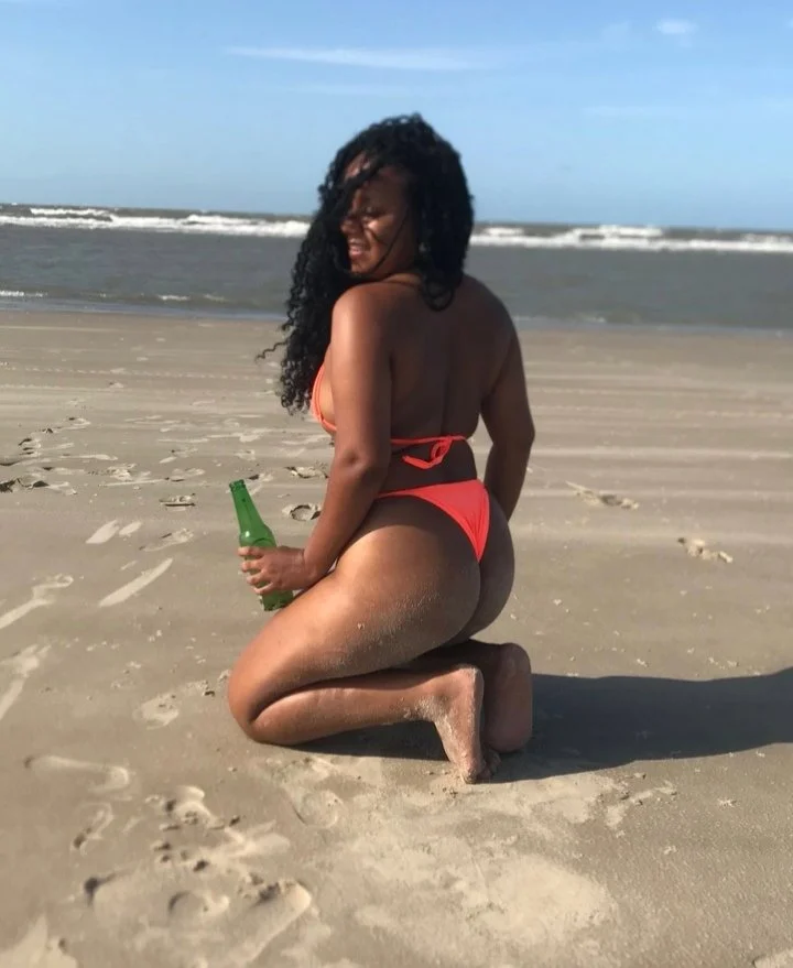 Essa morena é um tesão 🔥 image 3